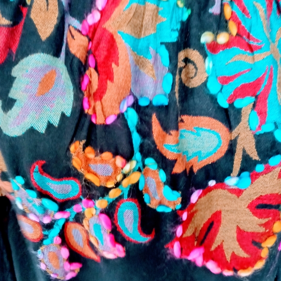 Avani del Amour Boho Top Blouse Embroided - Picture 2 of 5